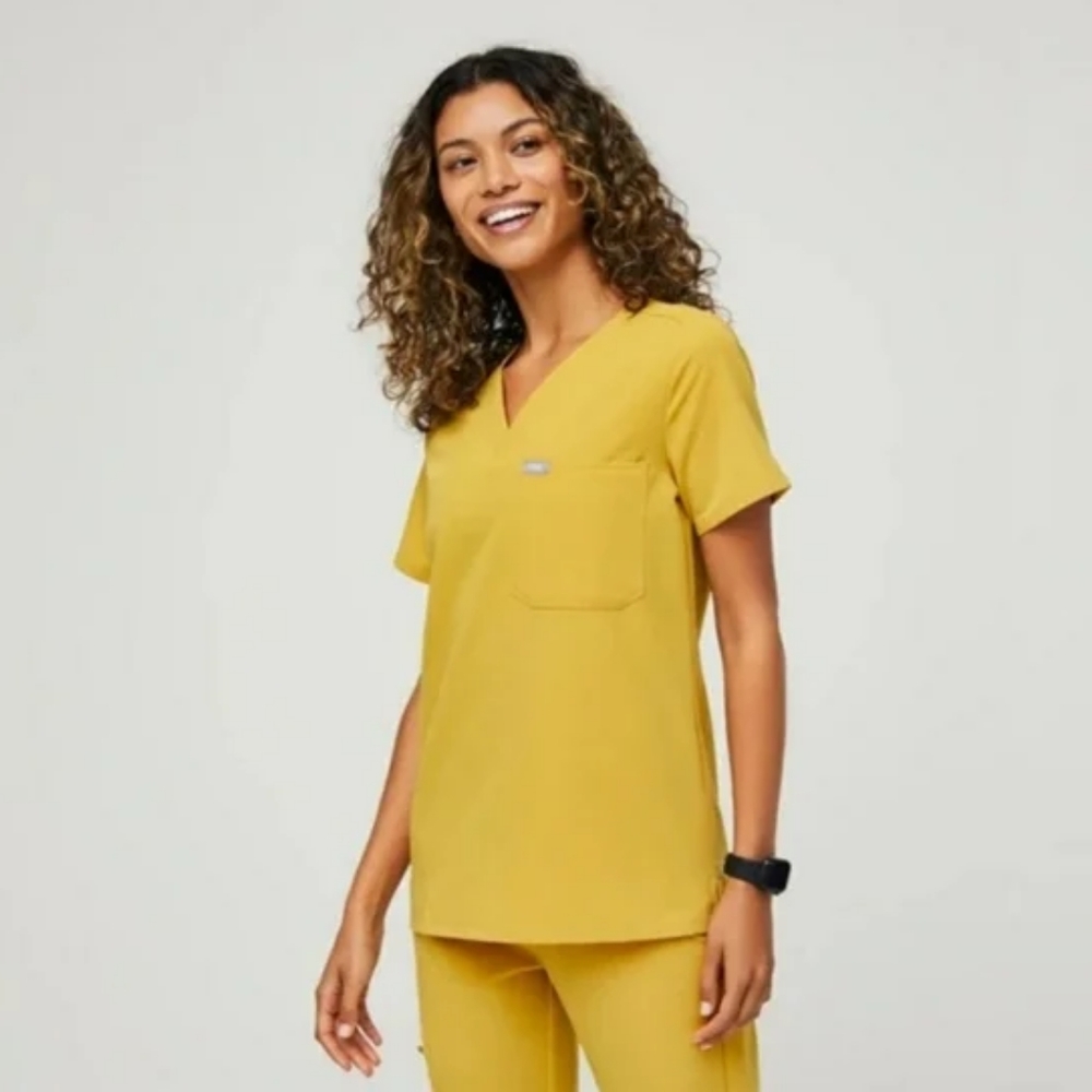 BNWT Figs Gold Catarina Top Zamora Joggers Scrubs Set Sz Small